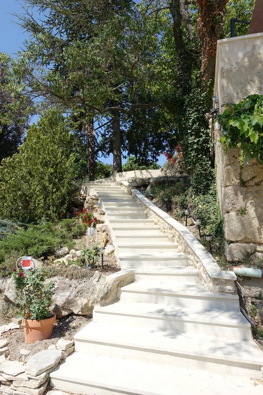 Bed and Breakfast Le Grand Saint Paul Rognes Exterior foto